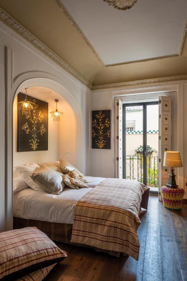 Pajaro Rebelde Bed & Breakfast Seville Ngoại thất bức ảnh