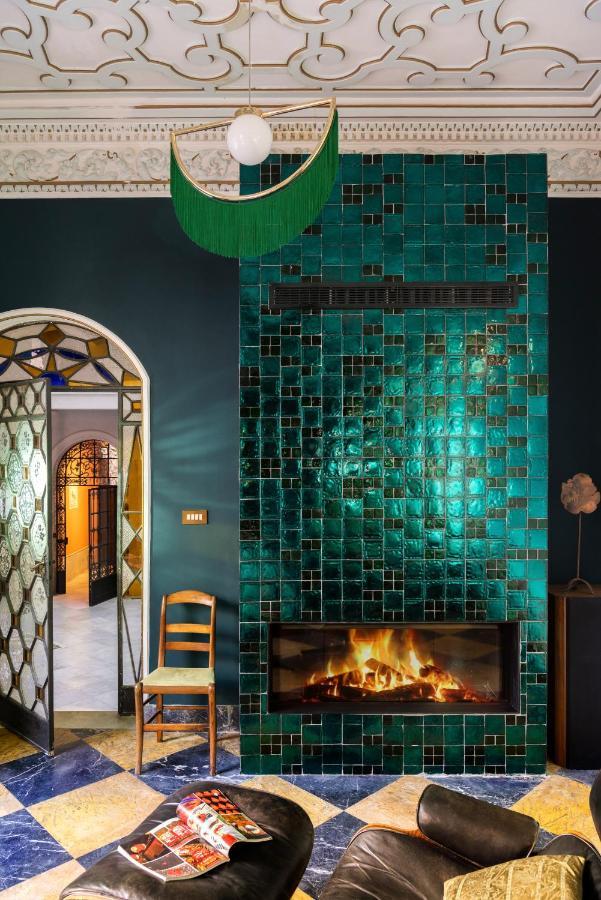 Pajaro Rebelde Bed & Breakfast Seville Ngoại thất bức ảnh