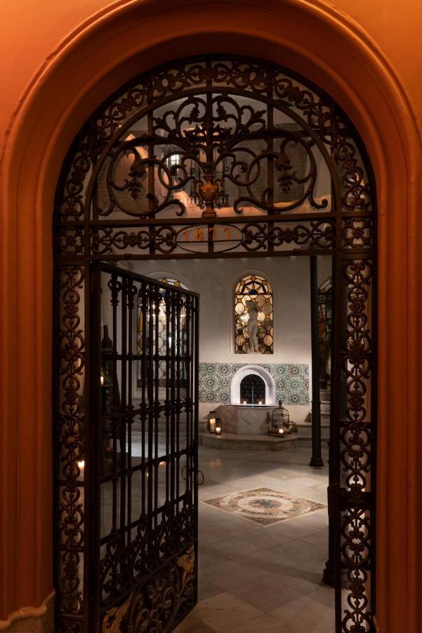 Pajaro Rebelde Bed & Breakfast Seville Ngoại thất bức ảnh
