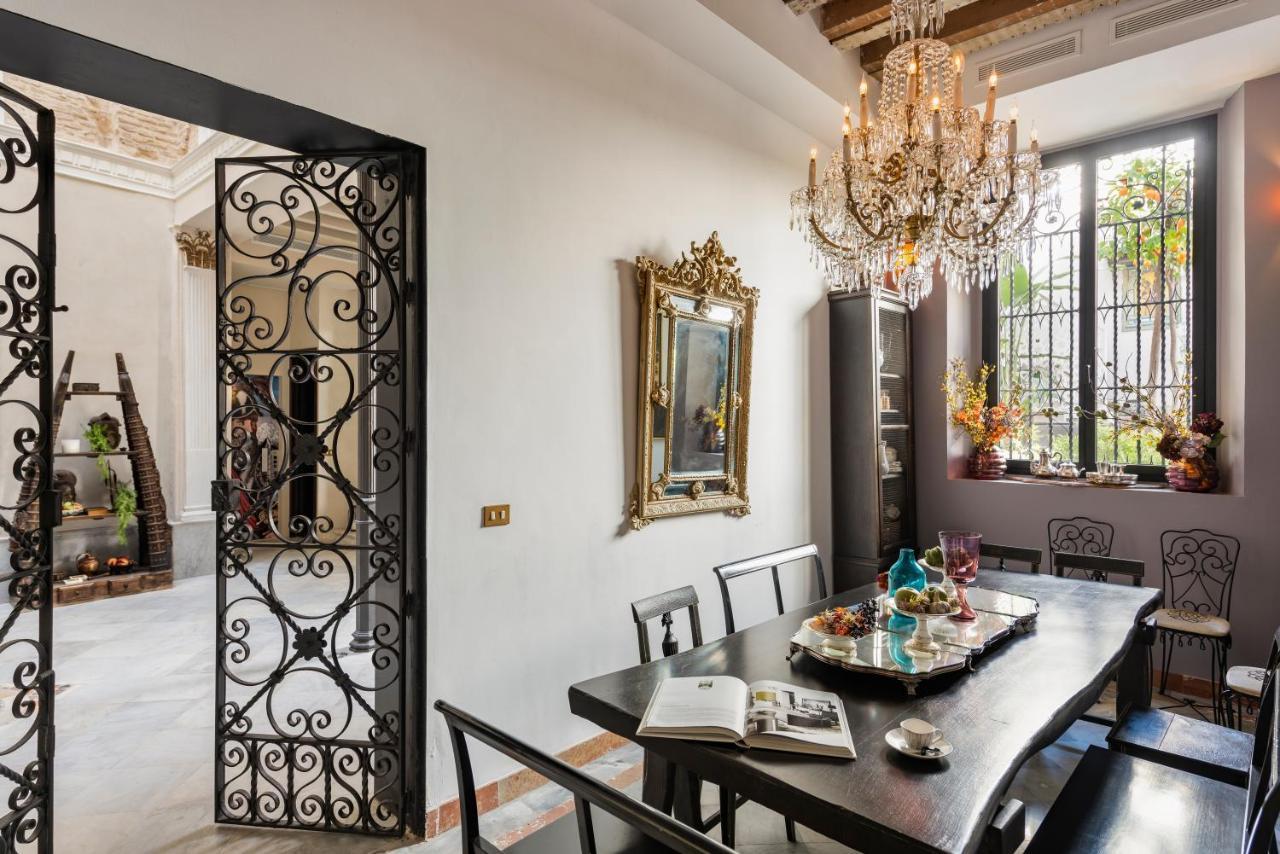 Pajaro Rebelde Bed & Breakfast Seville Ngoại thất bức ảnh