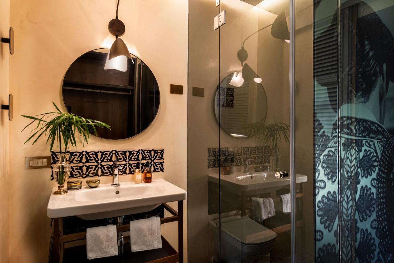Pajaro Rebelde Bed & Breakfast Seville Ngoại thất bức ảnh
