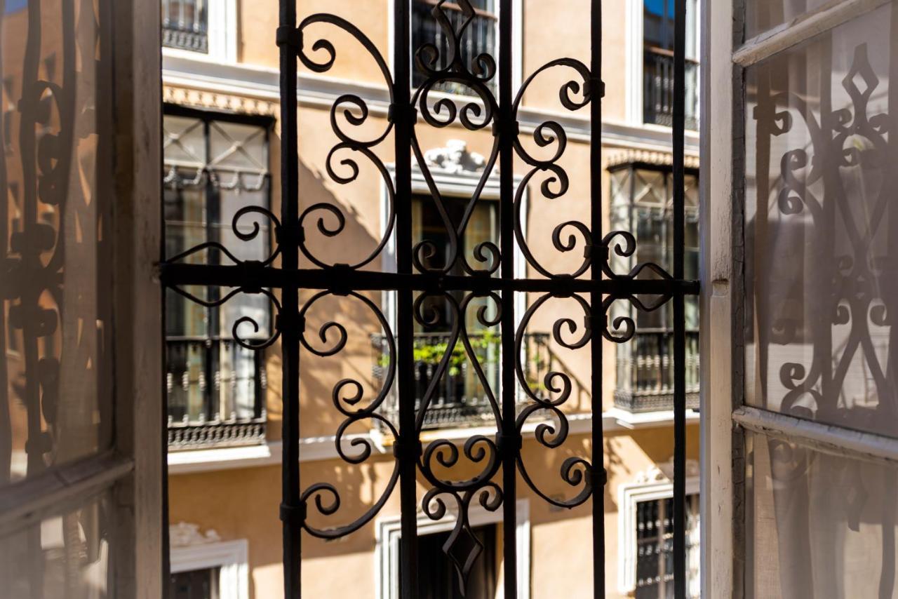 Pajaro Rebelde Bed & Breakfast Seville Ngoại thất bức ảnh