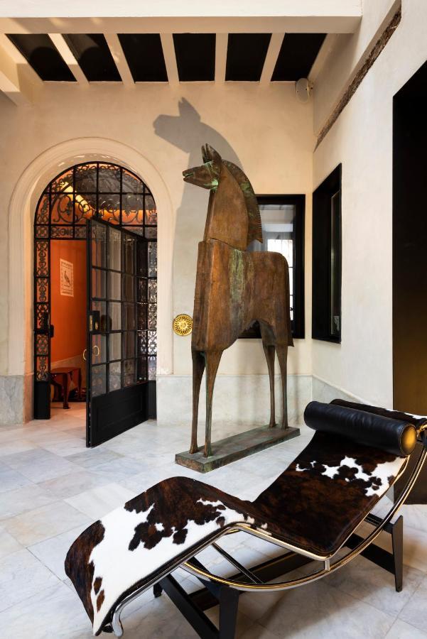 Pajaro Rebelde Bed & Breakfast Seville Ngoại thất bức ảnh