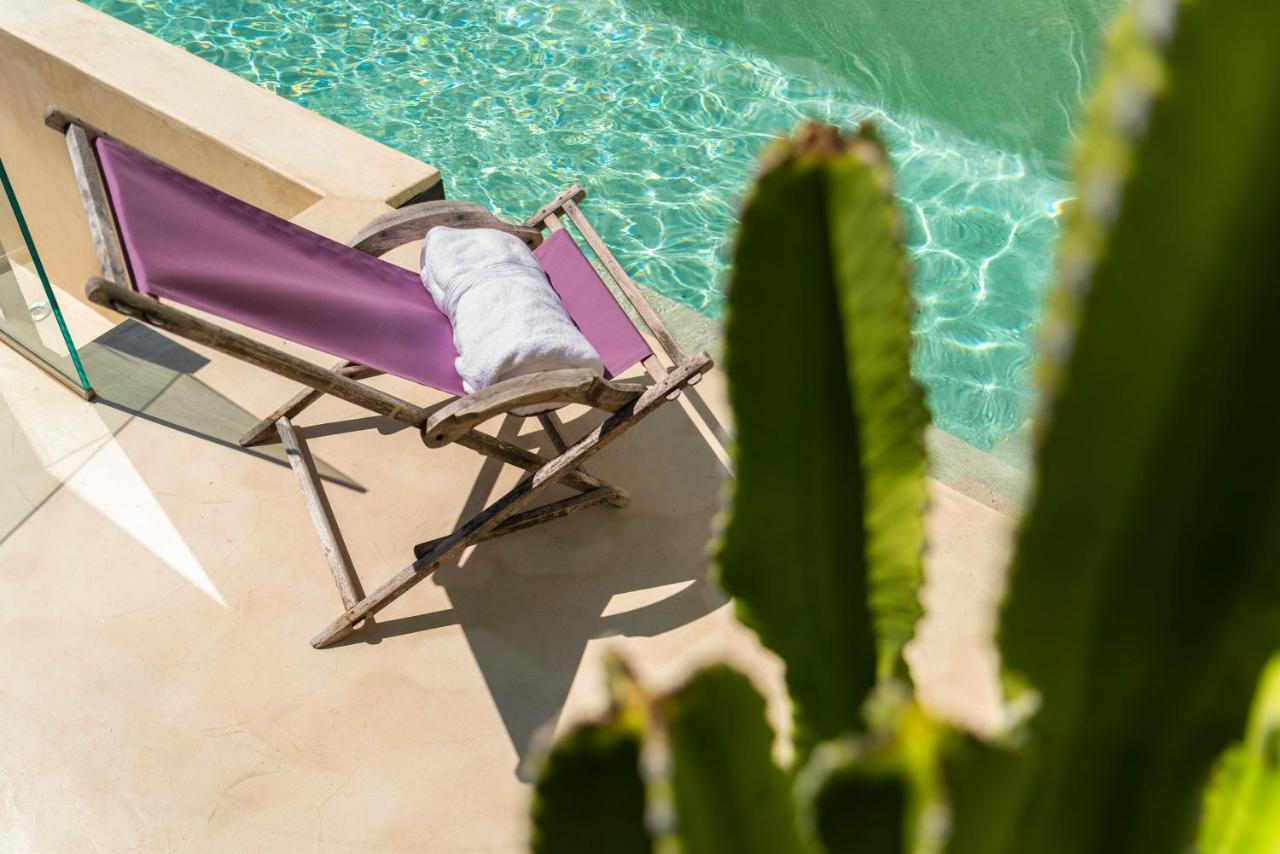Pajaro Rebelde Bed & Breakfast Seville Ngoại thất bức ảnh